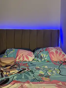 AYTANA CORBERO online show from 10-17-25, 08:00