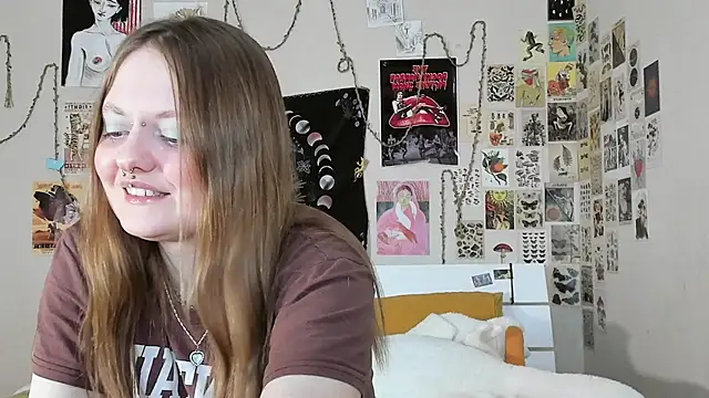 Snapshot of WonderConnie1 chatting on 10-22-25, 10:15 WonderConnie1 online show from 10-22-25, 10:15