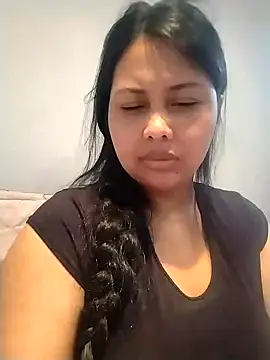 Snapshot of Alessandraa- chatting on 02-09-26, 02:43 Alessandraa- online show from 02-09-26, 02:43