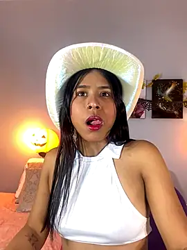 SophieW1 online show from 10-24-25, 12:12