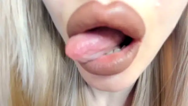 Snapshot of Politeeliza chatting on 04-30-26, 11:16 Politeeliza online show from 04-30-26, 11:16