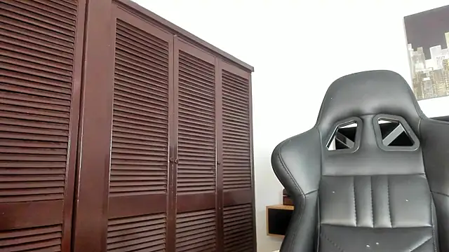 iamCharlotte19 online show from 07-11-26, 06:43