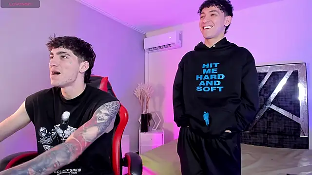 Handsomeboyss19 online show from 04-21-26, 02:51