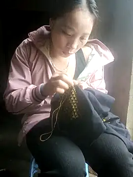 Phuong xxx online show from 12-22-25, 01:24