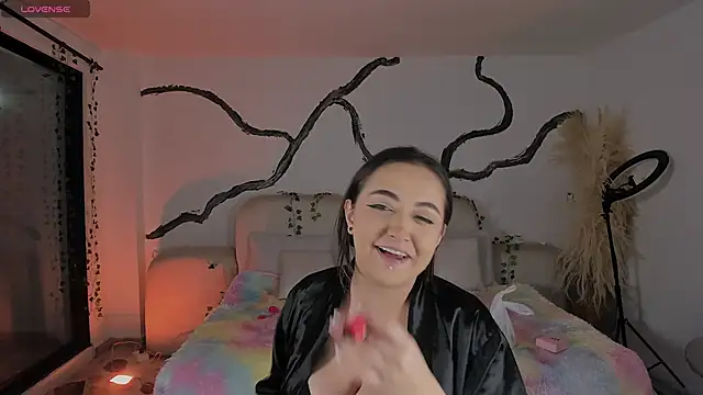 Snapshot of SarahCastro1_ chatting on 12-22-25, 03:36 SarahCastro1 online show from 12-22-25, 03:36