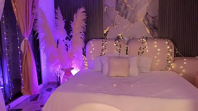 SarahCastro1  online show from 03-16-26, 05:44