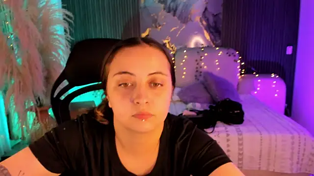 Snapshot of SarahCastro1_ chatting on 07-09-26, 03:54 SarahCastro1 online show from 07-09-26, 03:54