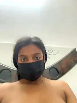 Snapshot of HeerStd chatting on 11-19-25, 06:02 HeerStd online show from 11-19-25, 06:02