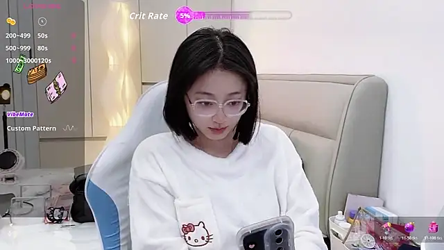 Snapshot of Naiyi-babe chatting on 11-16-25, 04:34 Naiyi-babe online show from 11-16-25, 04:34