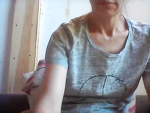 Snapshot of Milana38 chatting on 06-18-26, 06:57 Milana38 online show from 06-18-26, 06:57