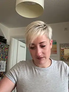 Rozendefotz online show from 09-18-25, 06:04