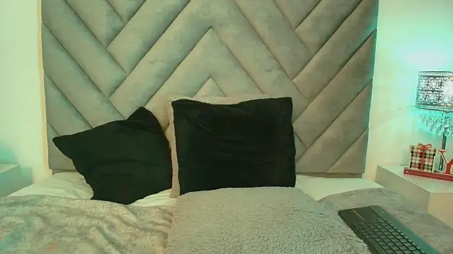 sofia owens2 online show from 11-30-25, 11:25