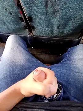 Snapshot of JeremyHylion chatting on 12-17-25, 01:17 JeremyHylion online show from 12-17-25, 01:17