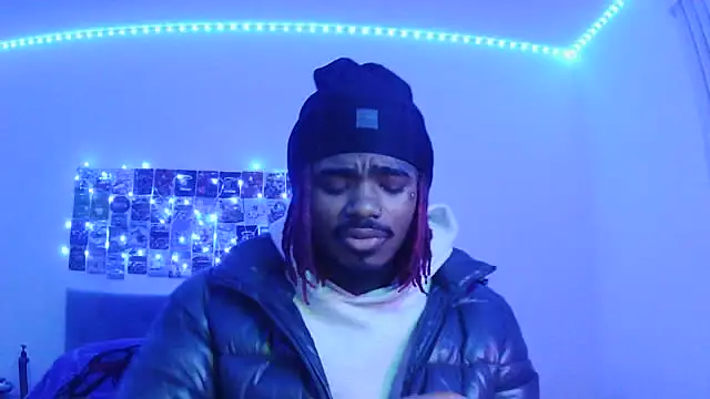 Snapshot of risktakinndolo chatting on 11-21-25, 10:30 risktakinndolo online show from 11-21-25, 10:30