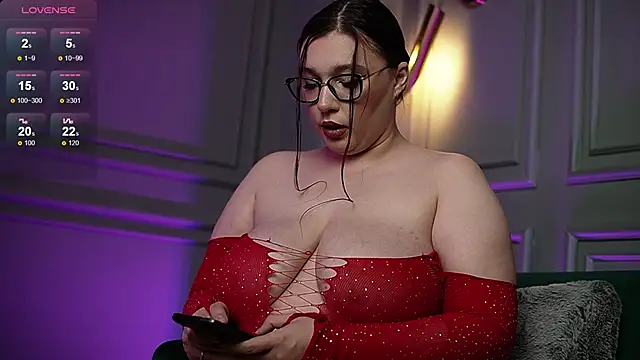 Snapshot of KendalDubai chatting on 09-24-25, 08:01 KendalDubai online show from 09-24-25, 08:01