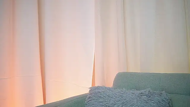 Snapshot of KendalDubai chatting on 11-11-25, 08:42 KendalDubai online show from 11-11-25, 08:42