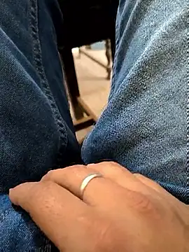 bigdick lickingexpert08 online show from 10-27-25, 08:51