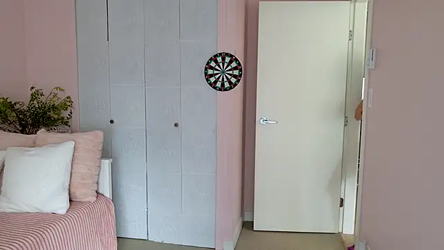 Snapshot of SirenSwitch chatting on 09-08-25, 07:57 SirenSwitch online show from 09-08-25, 07:57