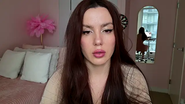 Snapshot of SirenSwitch chatting on 11-12-25, 09:47 SirenSwitch online show from 11-12-25, 09:47