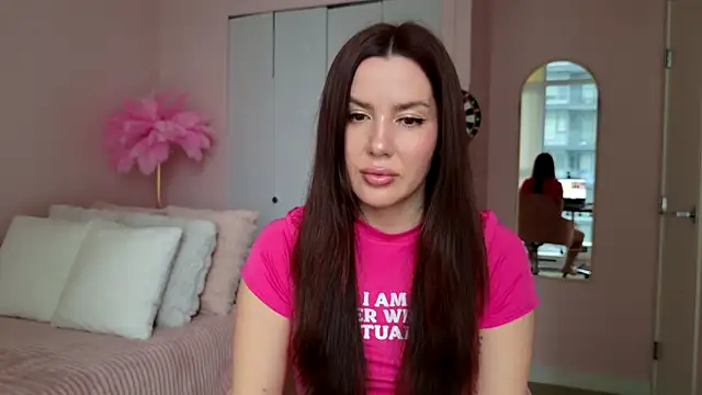 Snapshot of SirenSwitch chatting on 11-27-25, 09:50 SirenSwitch online show from 11-27-25, 09:50