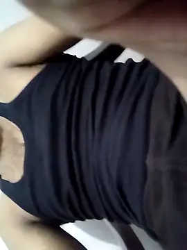 Snapshot of riyaroy087 chatting on 10-22-25, 08:19 riyaroy087 online show from 10-22-25, 08:19