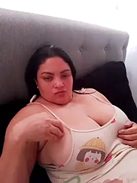 tiffany Johnson1 online show from 11-30-25, 03:49