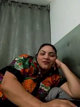 Snapshot of tiffany_Johnson1 chatting on 05-17-26, 01:58 tiffany Johnson1 online show from 05-17-26, 01:58