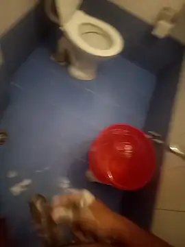 Snapshot of bobby3374 chatting on 11-12-25, 11:58 bobby3374 online show from 11-12-25, 11:58