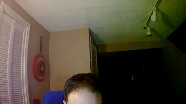 Snapshot of Thebatman1994 chatting on 12-17-25, 05:24 Thebatman1994 online show from 12-17-25, 05:24