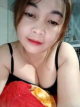 Snapshot of Lyly_nuce chatting on 09-24-25, 03:15 Lyly nuce online show from 09-24-25, 03:15