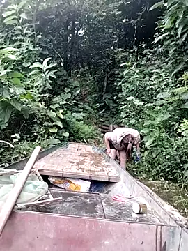 Snapshot of Lyly_nuce chatting on 10-21-25, 02:23 Lyly nuce online show from 10-21-25, 02:23