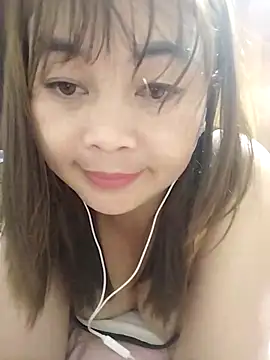 Snapshot of Lyly_nuce chatting on 10-25-25, 04:35 Lyly nuce online show from 10-25-25, 04:35