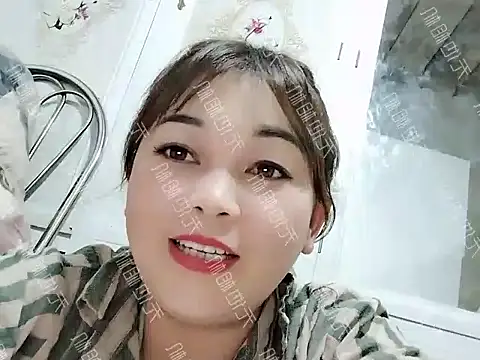 Snapshot of Lyly_nuce chatting on 10-30-25, 08:16 Lyly nuce online show from 10-30-25, 08:16