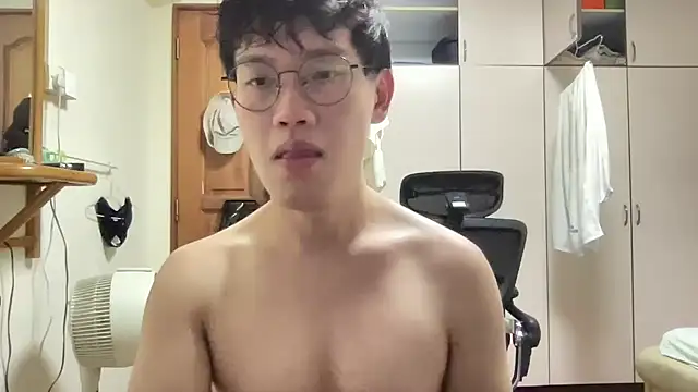 Snapshot of Passionatetwink2 chatting on 10-11-25, 02:15 Passionatetwink2 online show from 10-11-25, 02:15