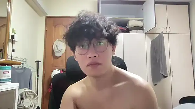 Snapshot of Passionatetwink2 chatting on 03-19-26, 02:10 Passionatetwink2 online show from 03-19-26, 02:10