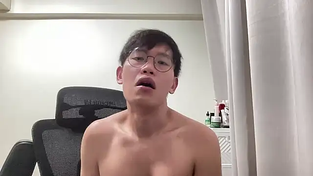 Passionatetwink2 online show from 08-01-26, 03:33