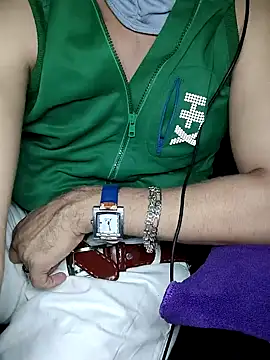 Snapshot of chocolate_alone chatting on 09-30-25, 06:24 chocolate alone online show from 09-30-25, 06:24