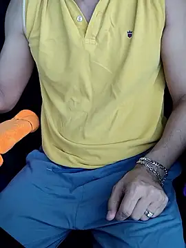 Snapshot of chocolate_alone chatting on 10-19-25, 07:09 chocolate alone online show from 10-19-25, 07:09