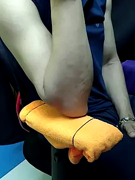 Snapshot of chocolate_alone chatting on 11-01-25, 05:48 chocolate alone online show from 11-01-25, 05:48