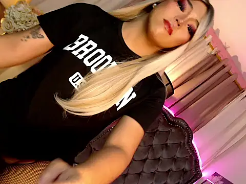 Snapshot of Heaven_Cock chatting on 02-10-26, 04:22 Heaven Cock online show from 02-10-26, 04:22