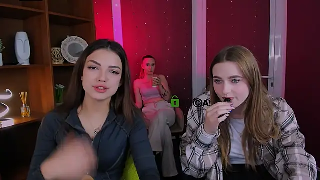 mila glow1 online show from 11-17-25, 05:57