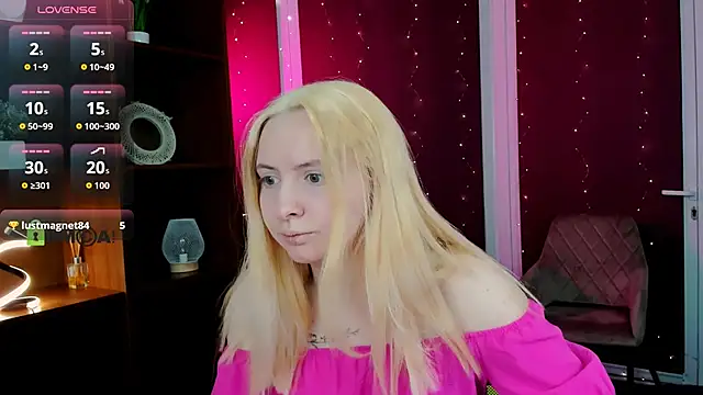 mila glow1 online show from 12-15-25, 07:29