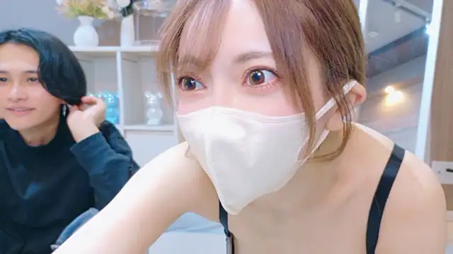 Snapshot of RIRI-style chatting on 11-22-25, 08:46 RIRI-style online show from 11-22-25, 08:46