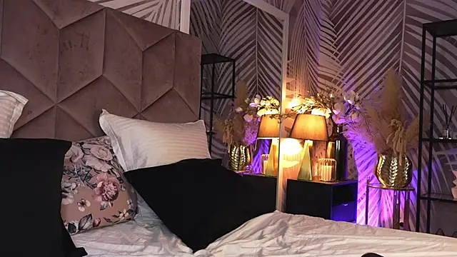 EvaRhea online show from 03-26-26, 03:56