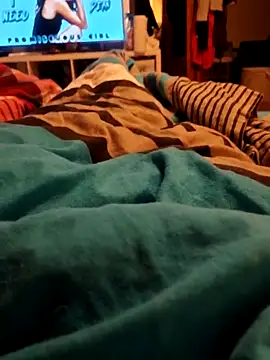 Snapshot of Horny_mummy chatting on 12-23-25, 07:06 Horny mummy online show from 12-23-25, 07:06