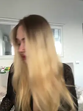 LunaMillie online show from 09-27-25, 12:21