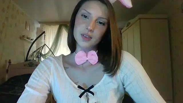 Snapshot of RuxaShade chatting on 10-30-25, 11:11 RuxaShade online show from 10-30-25, 11:11