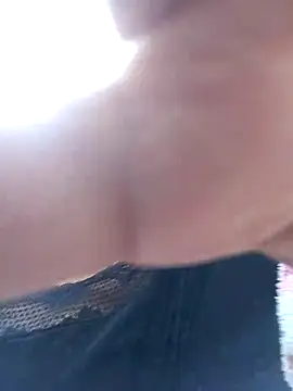 Snapshot of lauramartins7 chatting on 12-05-25, 05:20 lauramartins7 online show from 12-05-25, 05:20