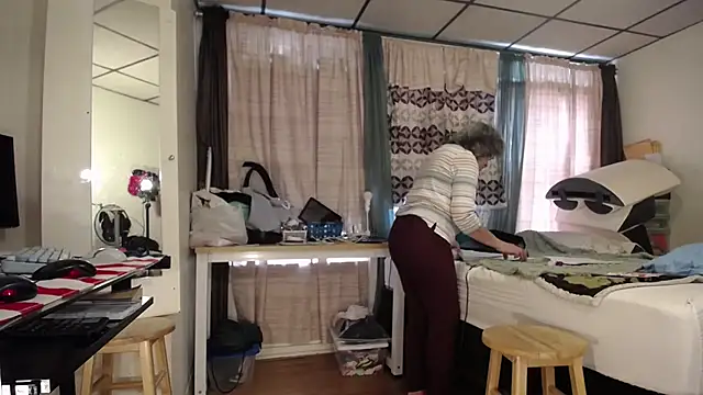 Snapshot of ANALTRAINING4U2 chatting on 02-25-25, 02:11 ANALTRAINING4U2 online show from 02-25-25, 02:11