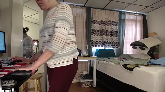 Snapshot of ANALTRAINING4U2 chatting on 02-26-25, 04:03 ANALTRAINING4U2 online show from 02-26-25, 04:03